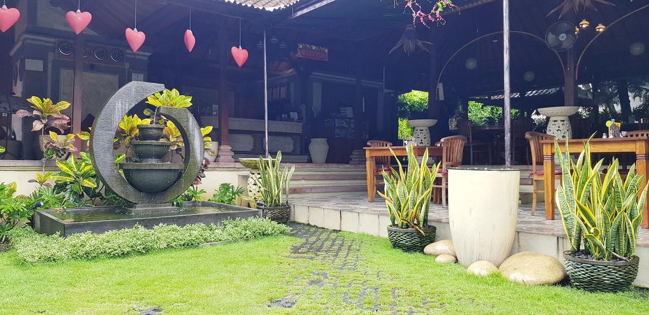Kusnadi Hotel Legian Exterior foto